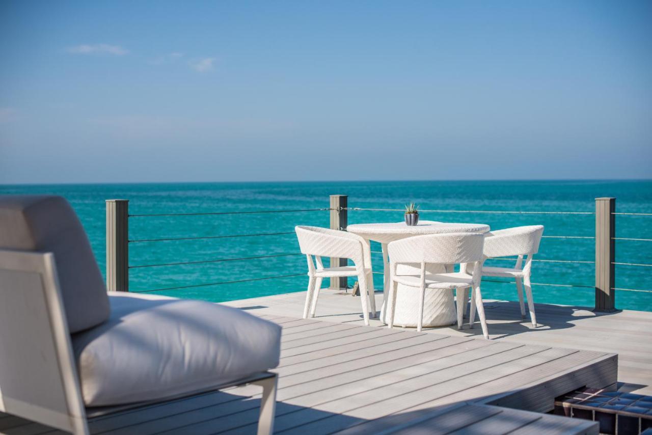 Nurai Island, Saadiyat Hotel Abu Dzabi Kültér fotó View from the deck of a villa at Atlantis Paradise Island